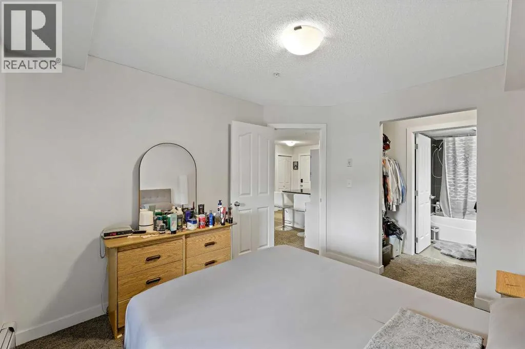 2212, 403 Mackenzie Way SW