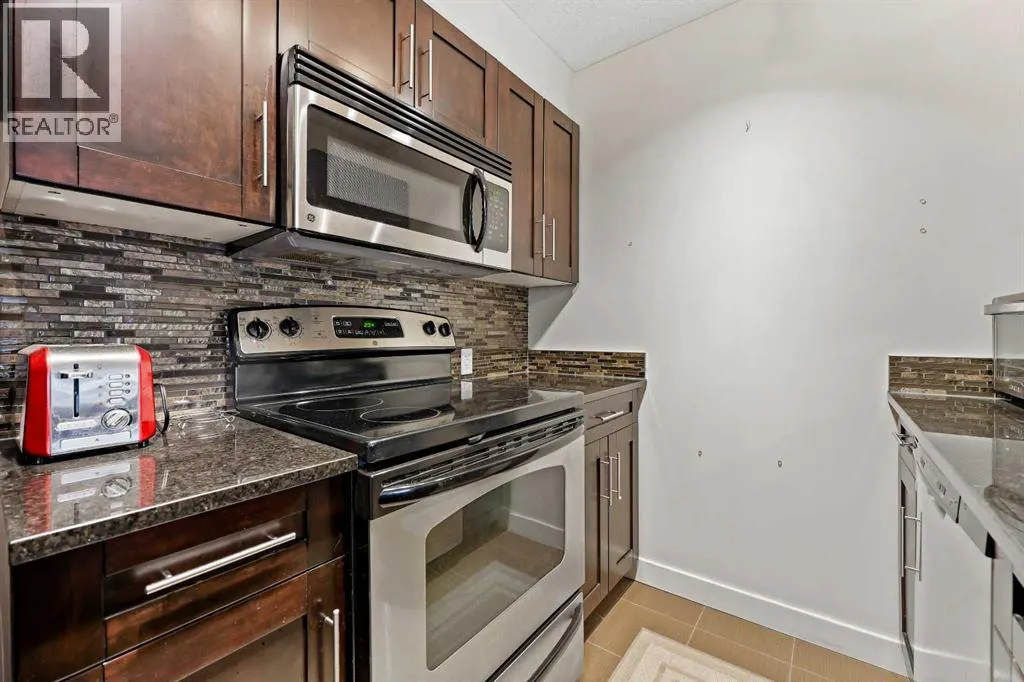 2212, 403 Mackenzie Way SW