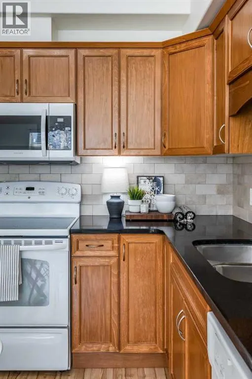 403, 19 Terrace View NE