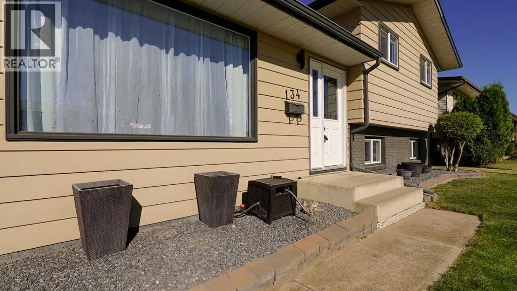 134 Shields Crescent SE