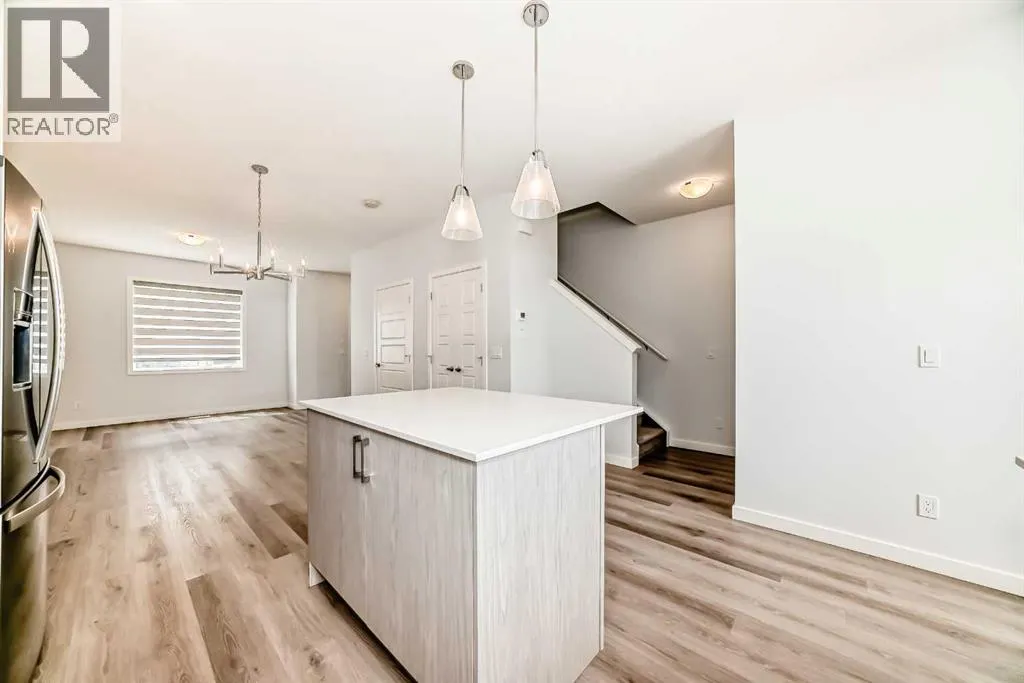 106, 75 Evanscrest Common NW