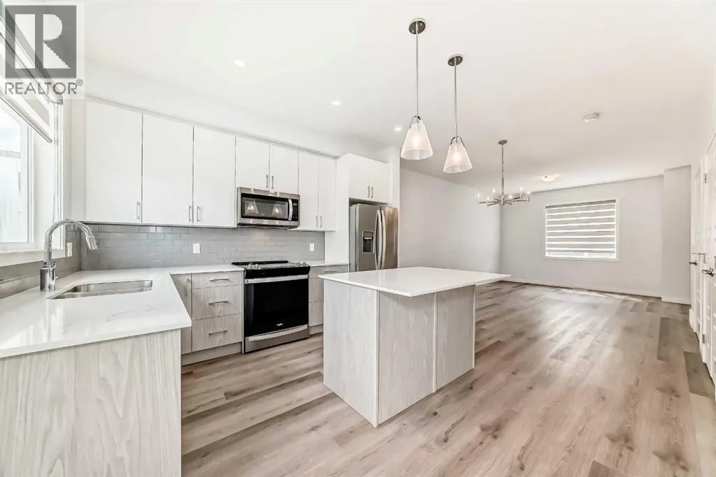 106, 75 Evanscrest Common NW