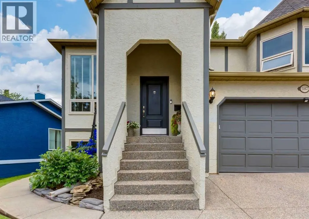 187 Strathaven Circle SW