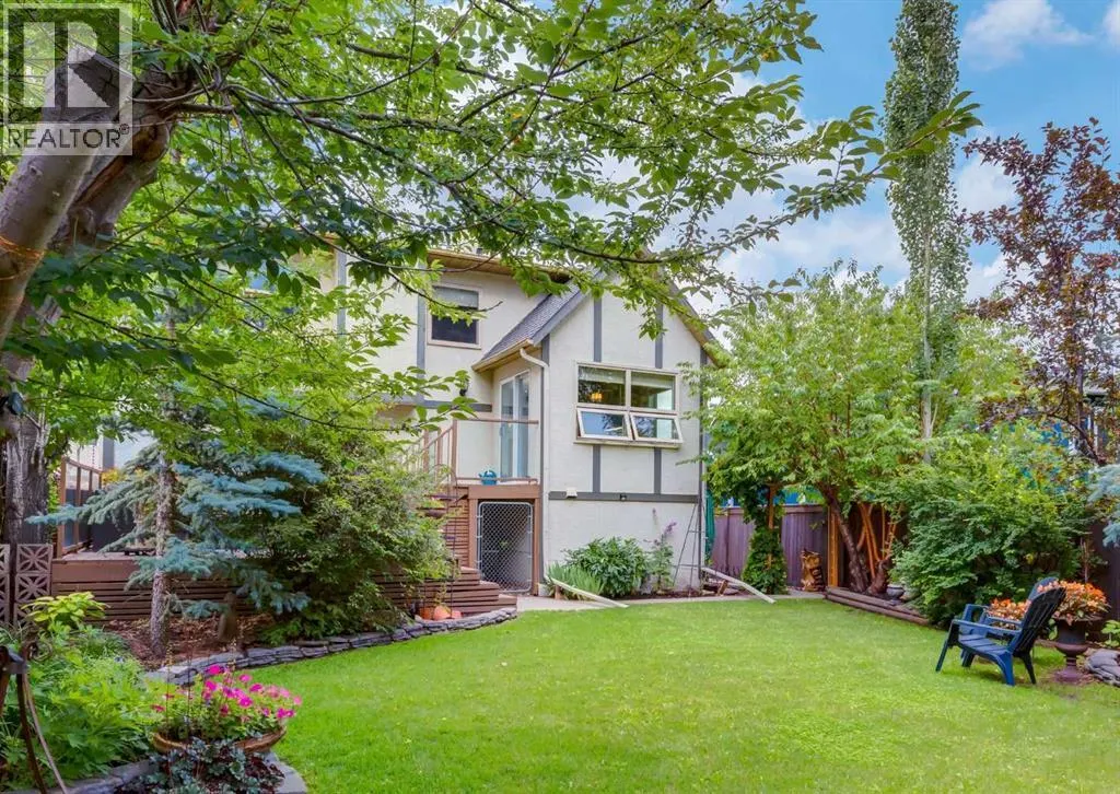 187 Strathaven Circle SW