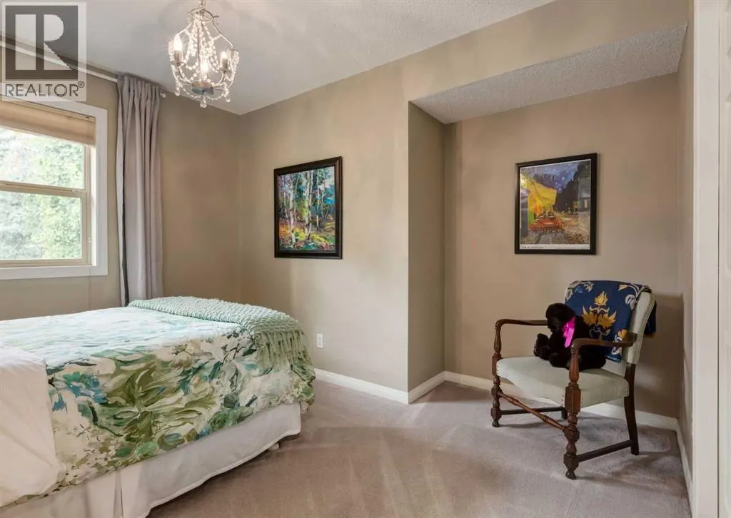 187 Strathaven Circle SW