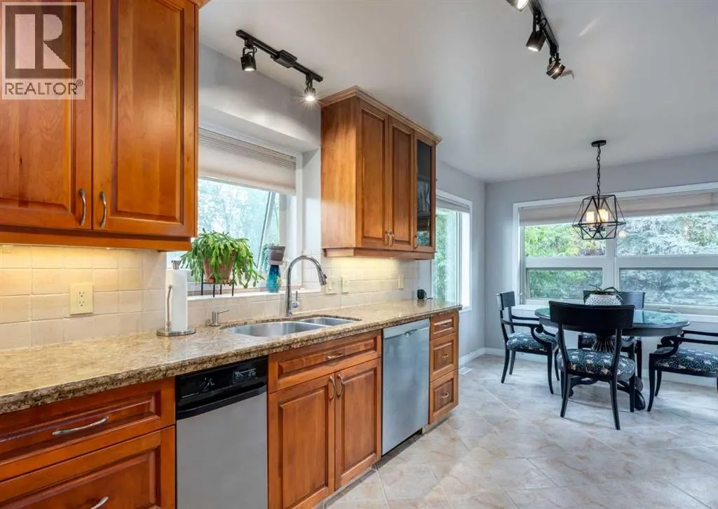 187 Strathaven Circle SW