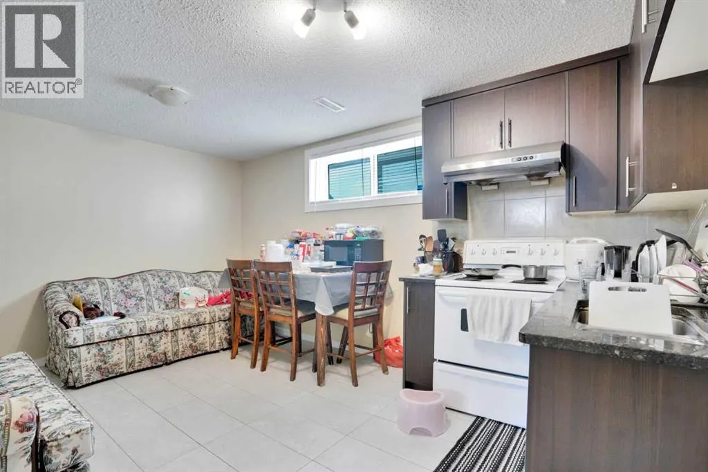 228 Covehaven Terrace NE
