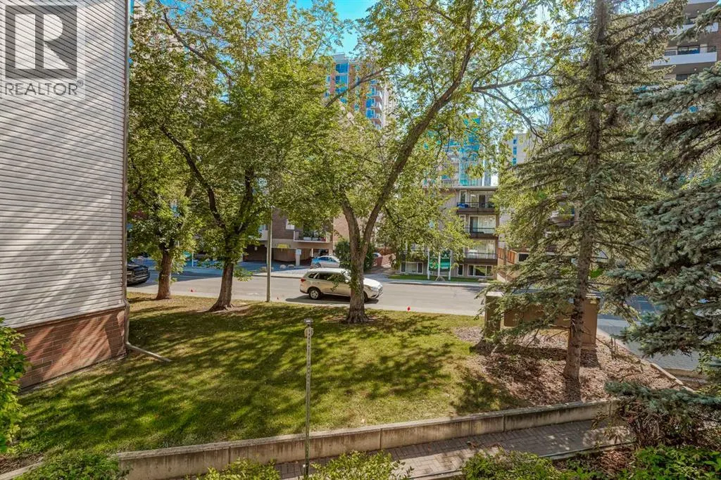 208, 130 25 Avenue SW