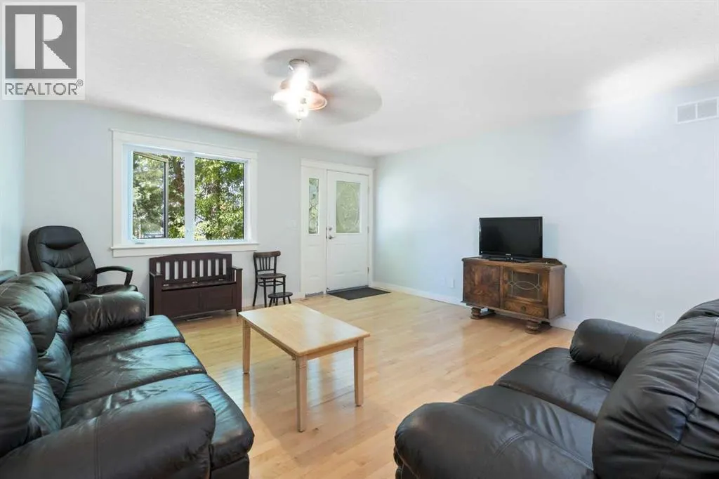 610 1st Street SW