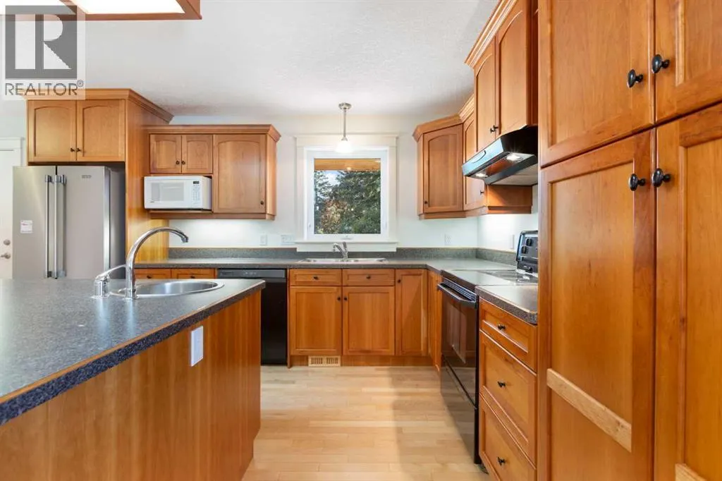 610 1st Street SW