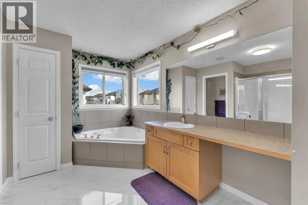 138 Saddlecrest Park NE