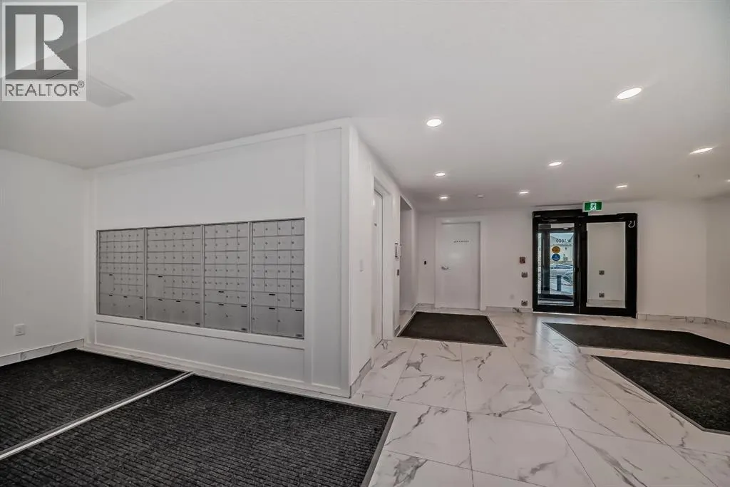 2520, 395 Skyview Parkway NE