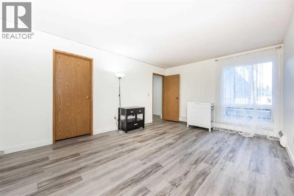 206, 333 Garry Crescent NE