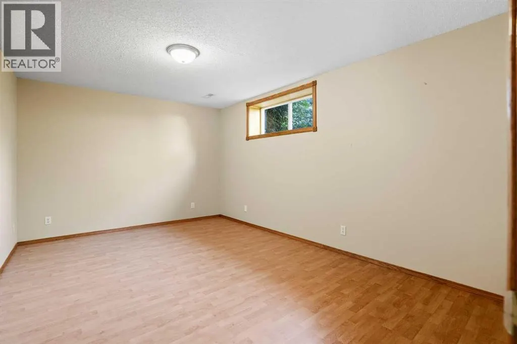 12 Bow Way