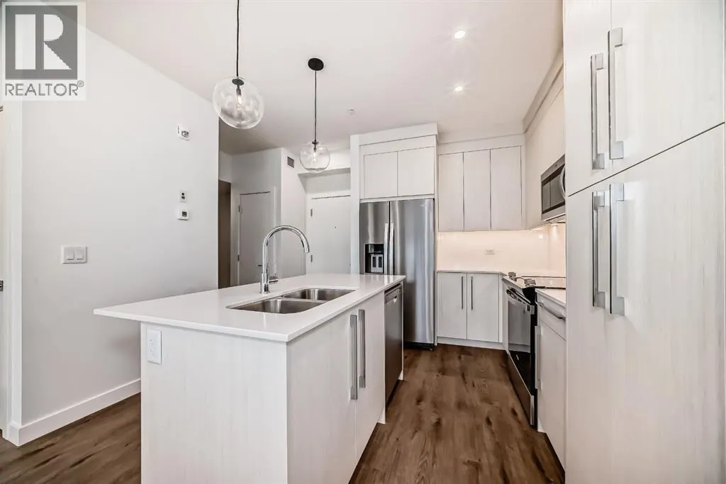 2506, 395 Skyview Parkway NE