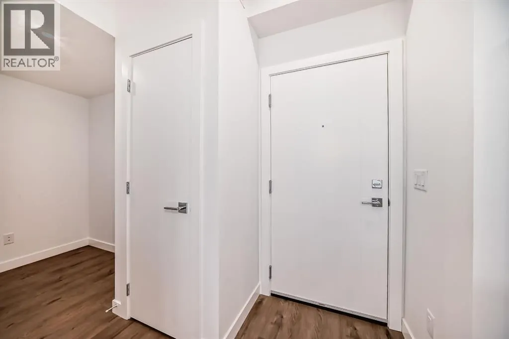 2506, 395 Skyview Parkway NE
