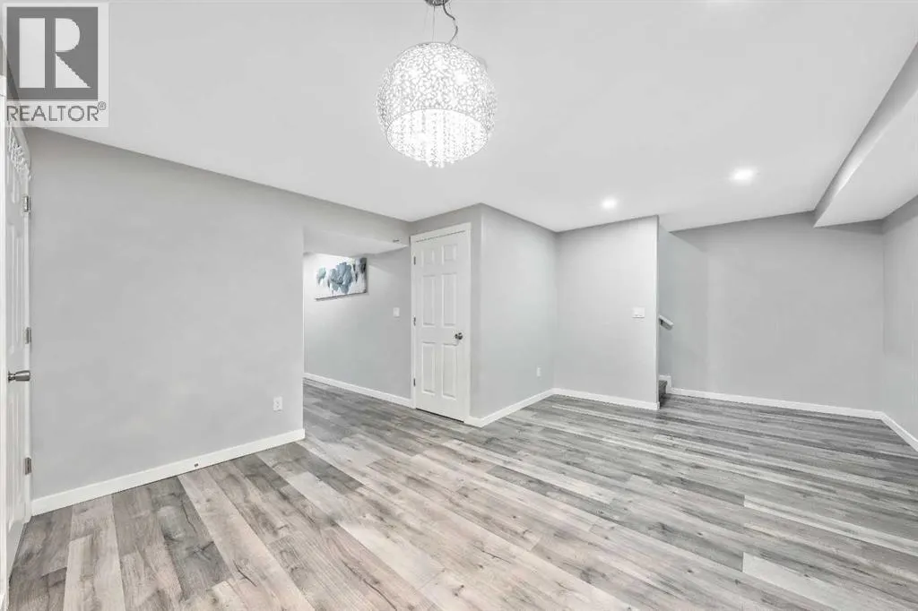 443 Skyview Shores Manor NE