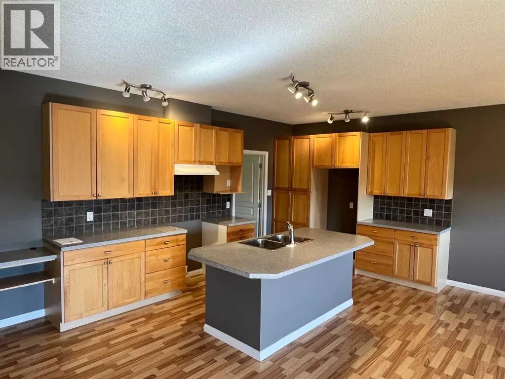 21 Fairway Village