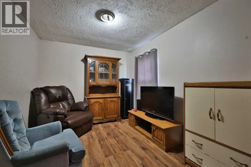 54 8 Avenue W