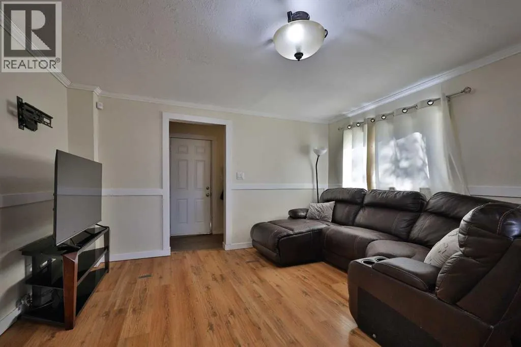 54 8 Avenue W