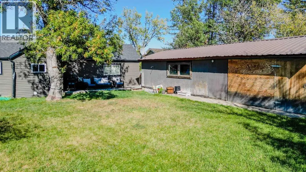 54 8 Avenue W