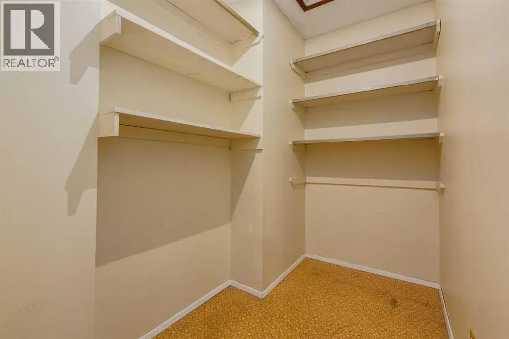 221, 200 Brookpark Drive SW