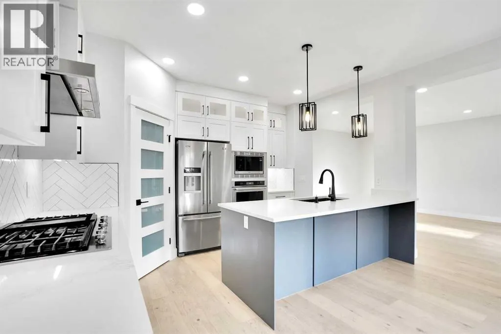 72 Panamount Manor NW