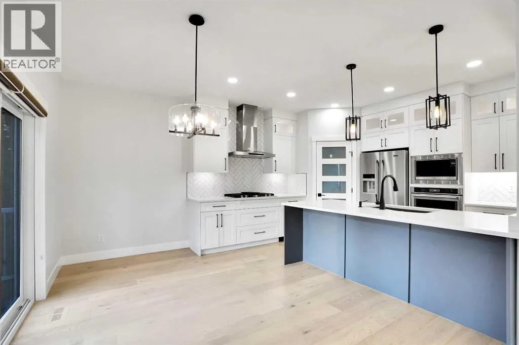 72 Panamount Manor NW