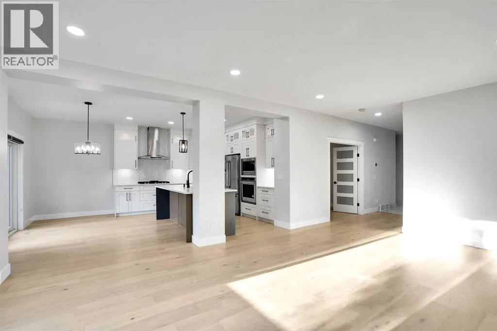 72 Panamount Manor NW