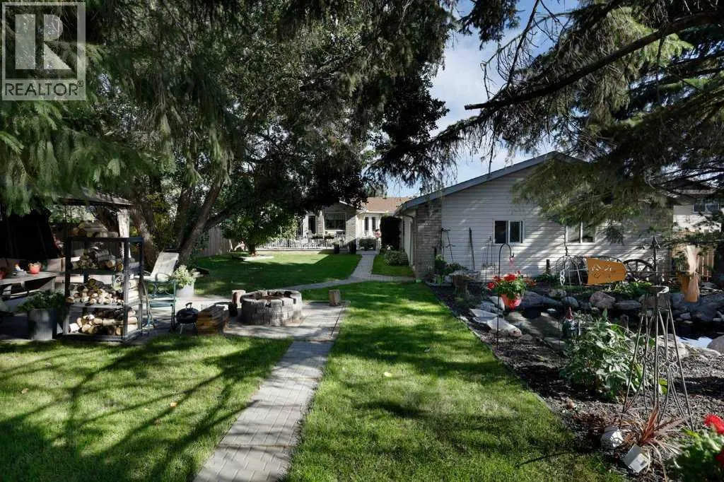 11 Lakeview Crescent E