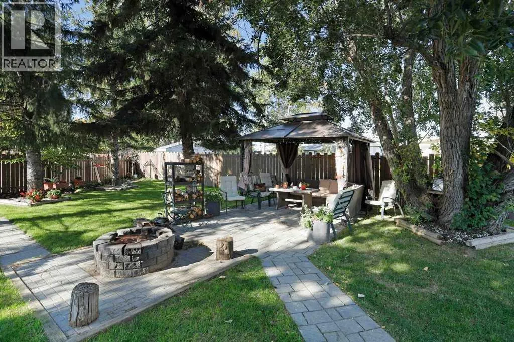 11 Lakeview Crescent E