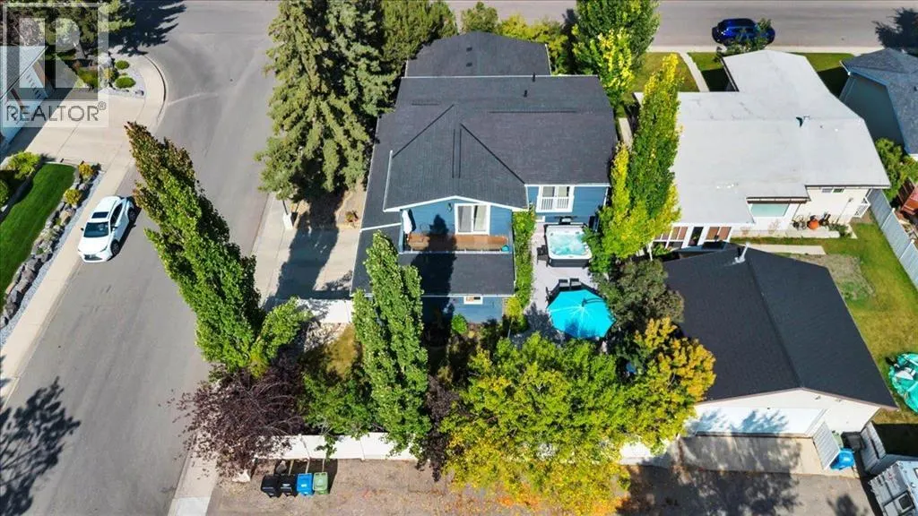 15 Brazeau Crescent SW
