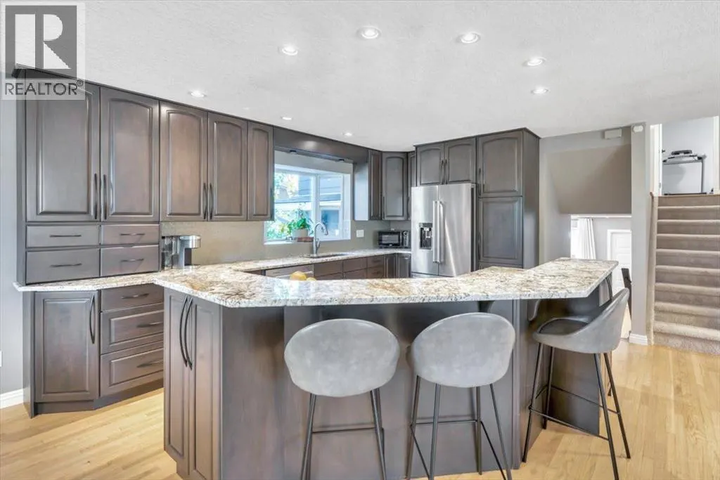 15 Brazeau Crescent SW