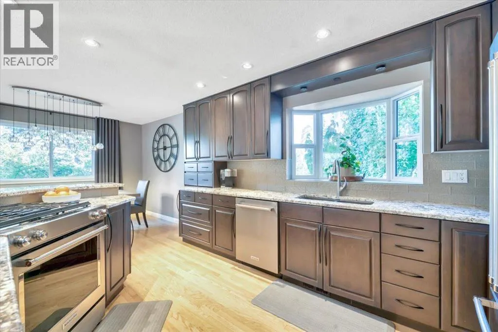 15 Brazeau Crescent SW