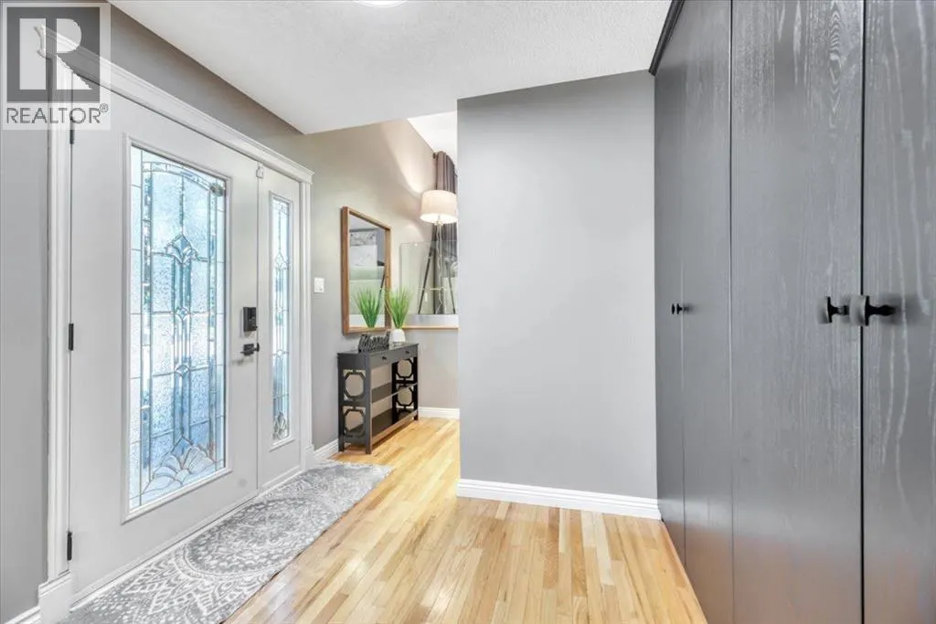 15 Brazeau Crescent SW