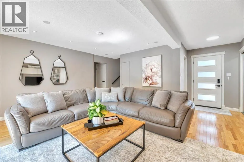 15 Brazeau Crescent SW