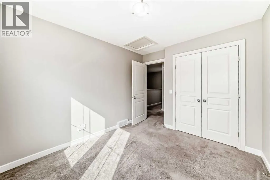 15 Evanscrest Way