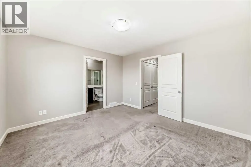 15 Evanscrest Way
