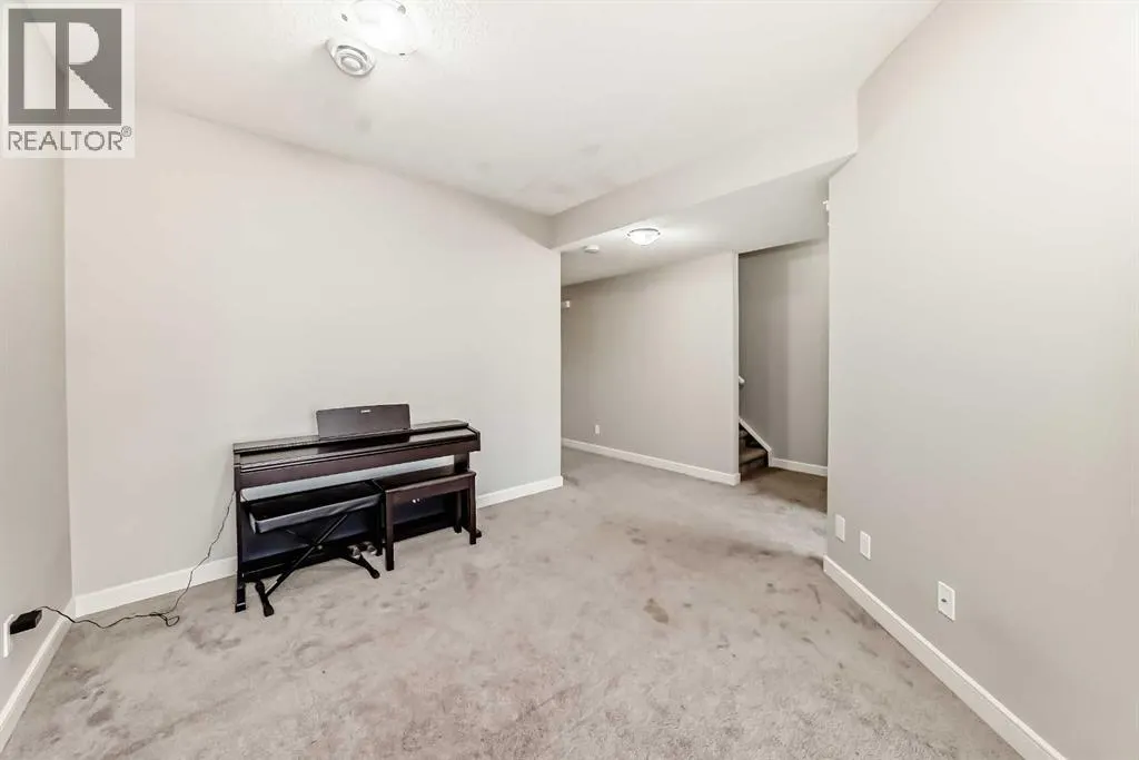 15 Evanscrest Way
