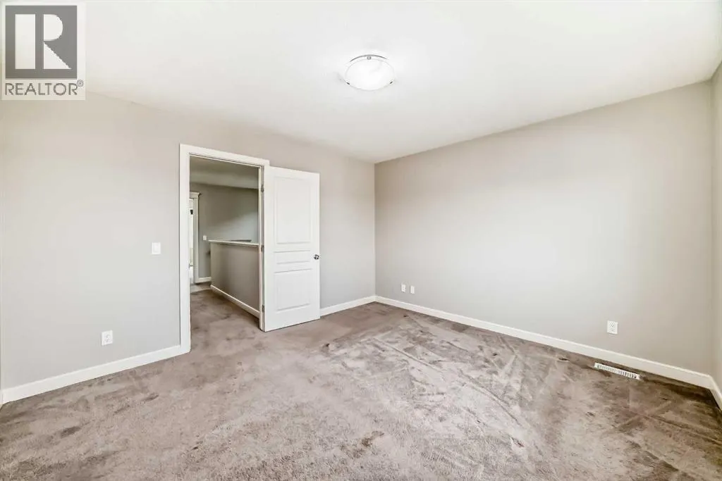 15 Evanscrest Way