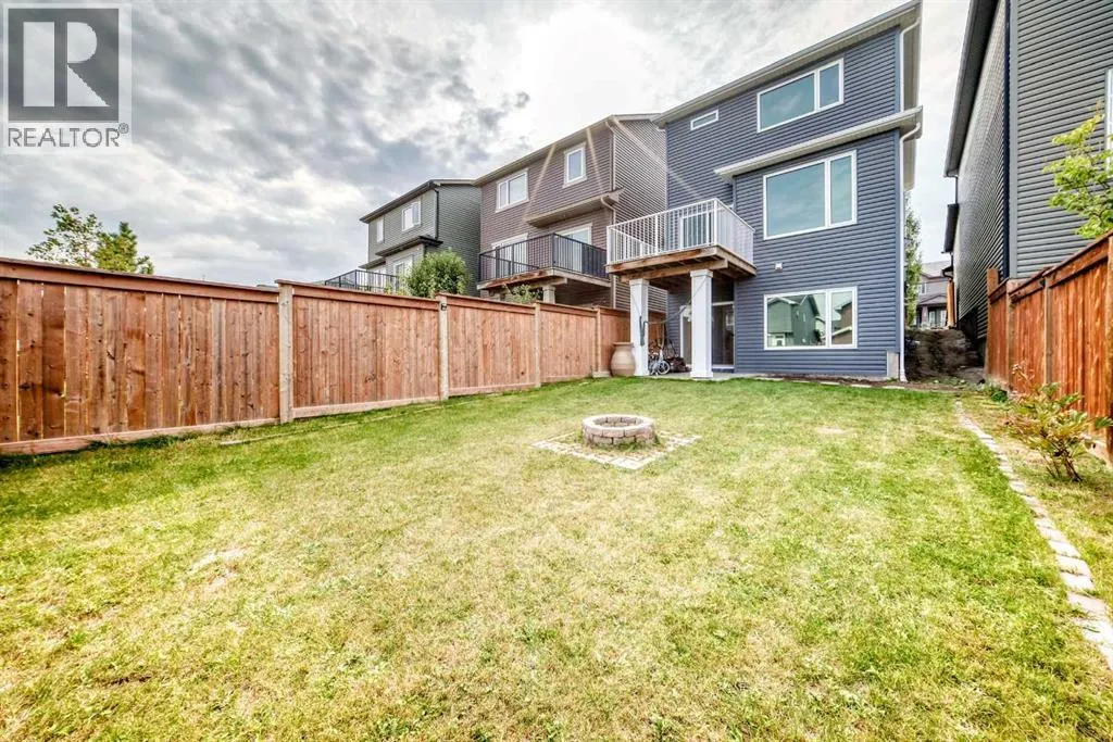 15 Evanscrest Way