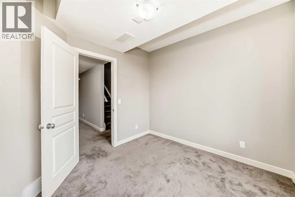 15 Evanscrest Way