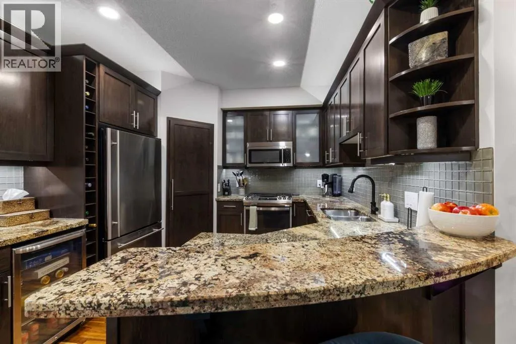 104, 8 Hemlock Crescent