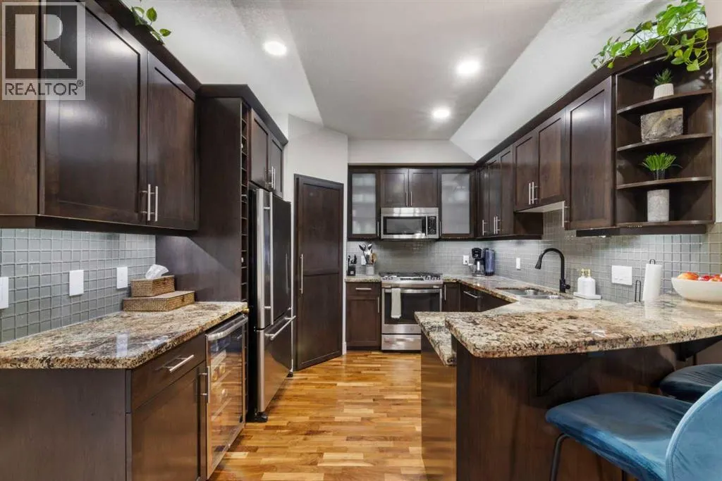 104, 8 Hemlock Crescent