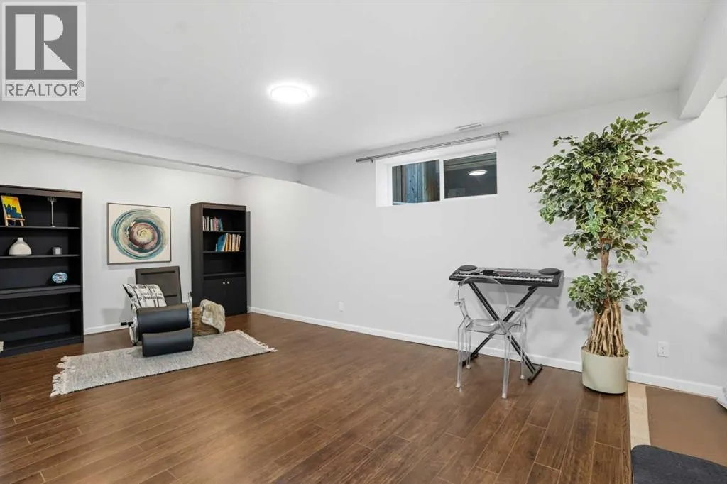270 Everoak Drive SW