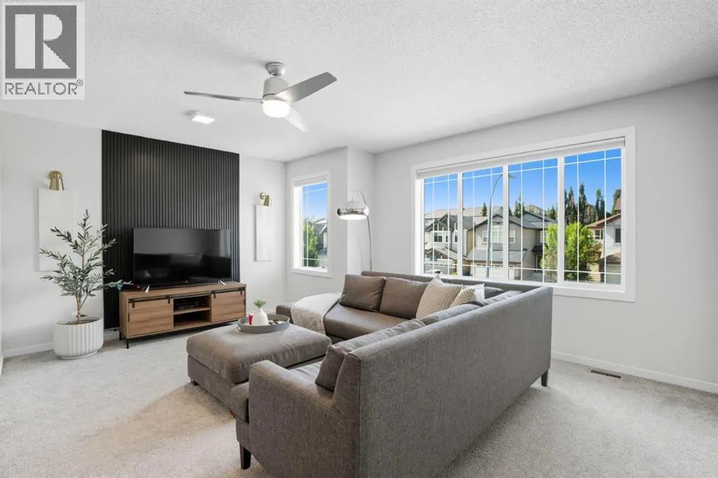 270 Everoak Drive SW