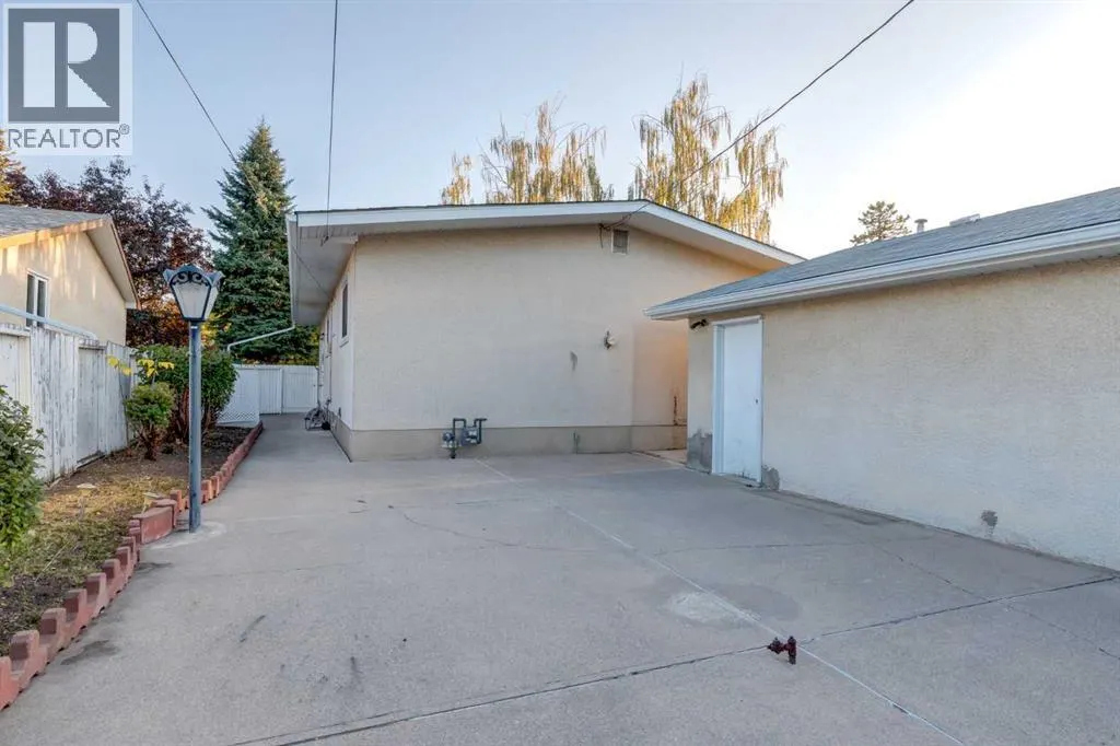 243 WASCANA Crescent SE