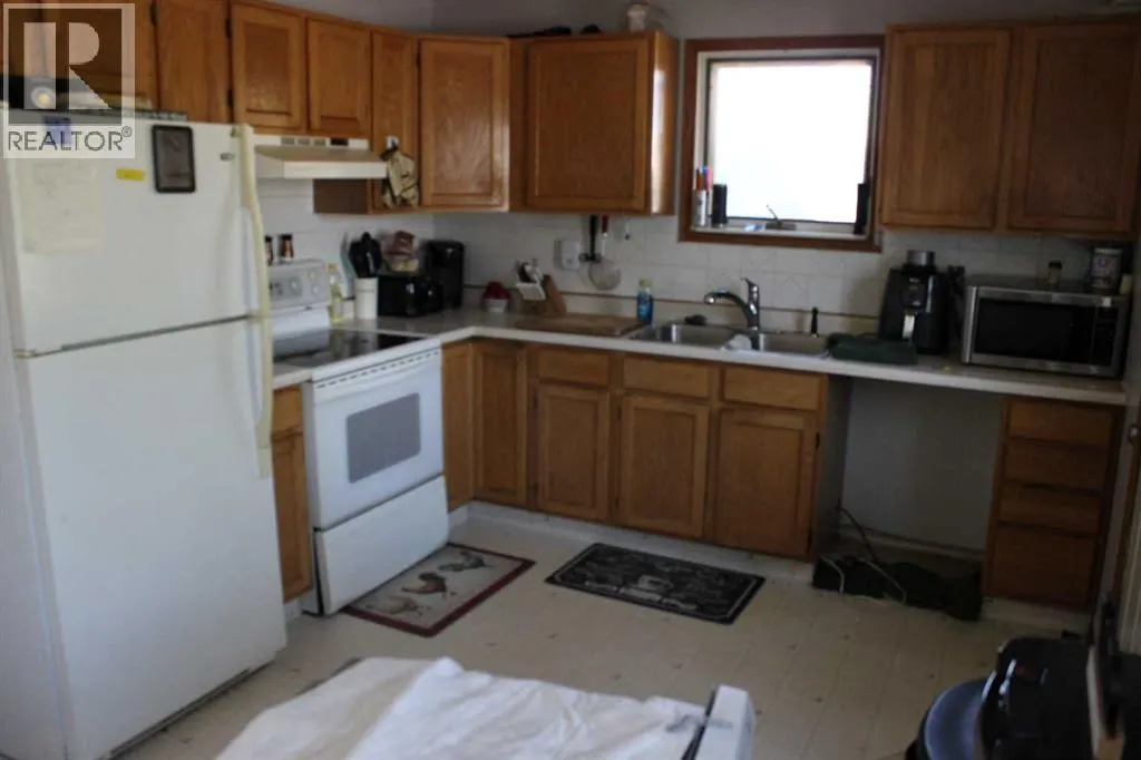 428 & 430 3 Street W