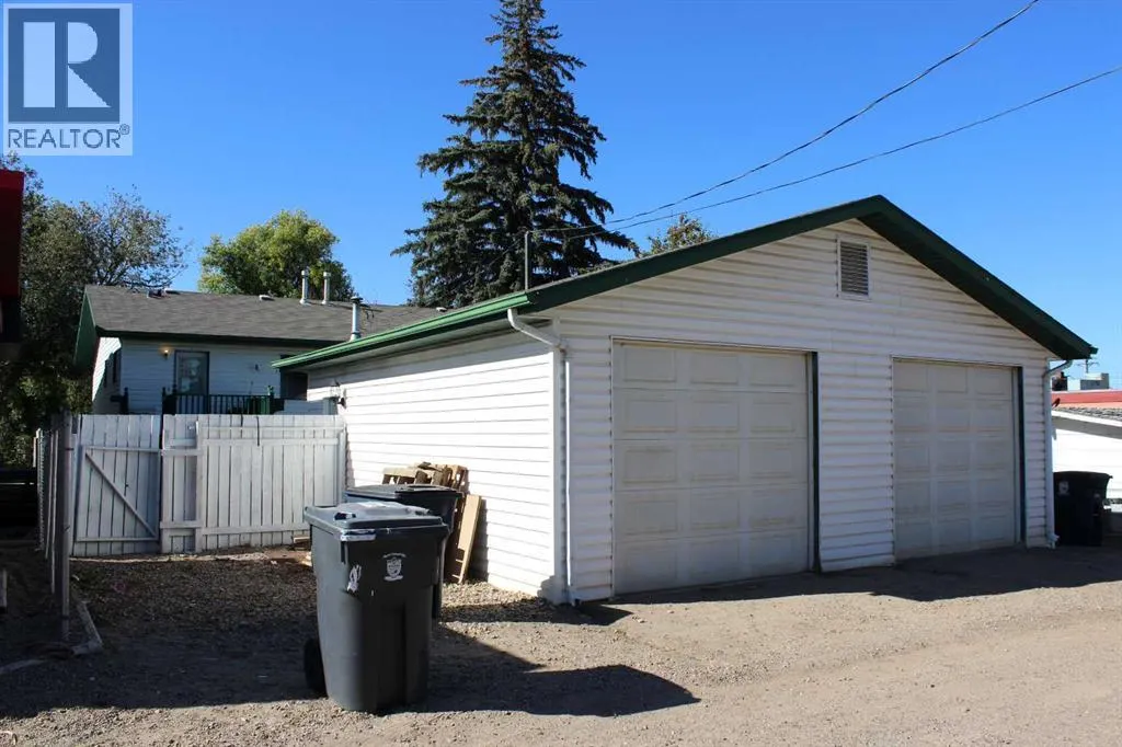 428 & 430 3 Street W