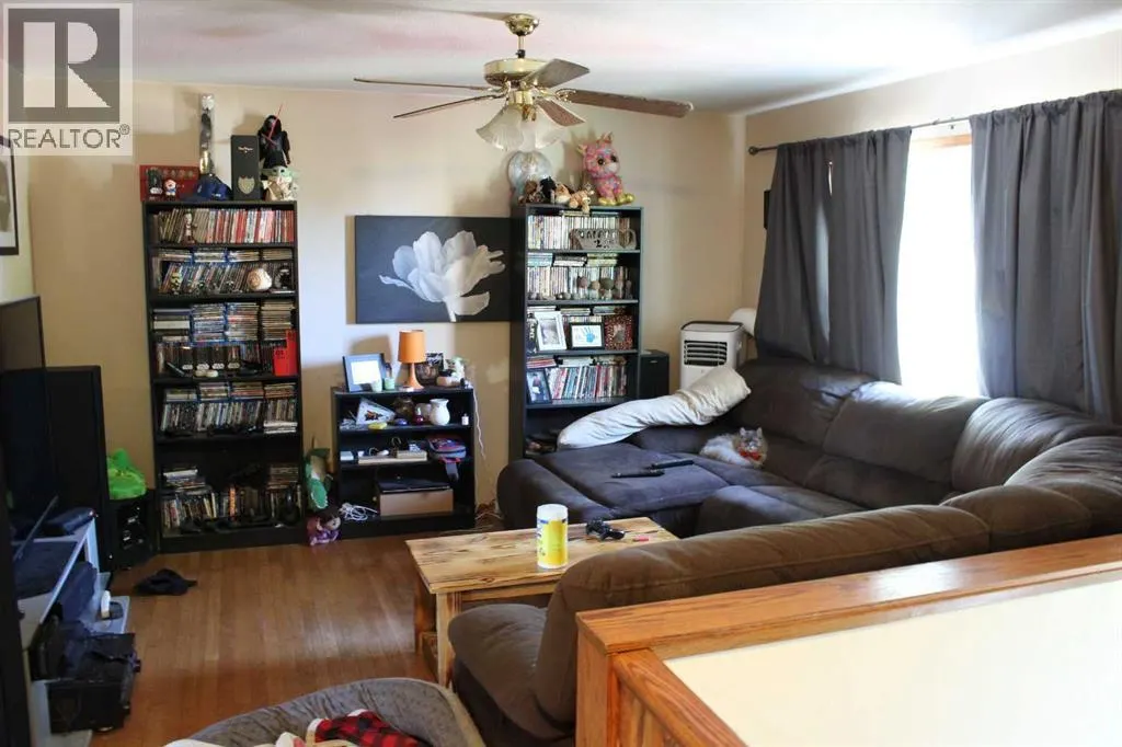 428 & 430 3 Street W